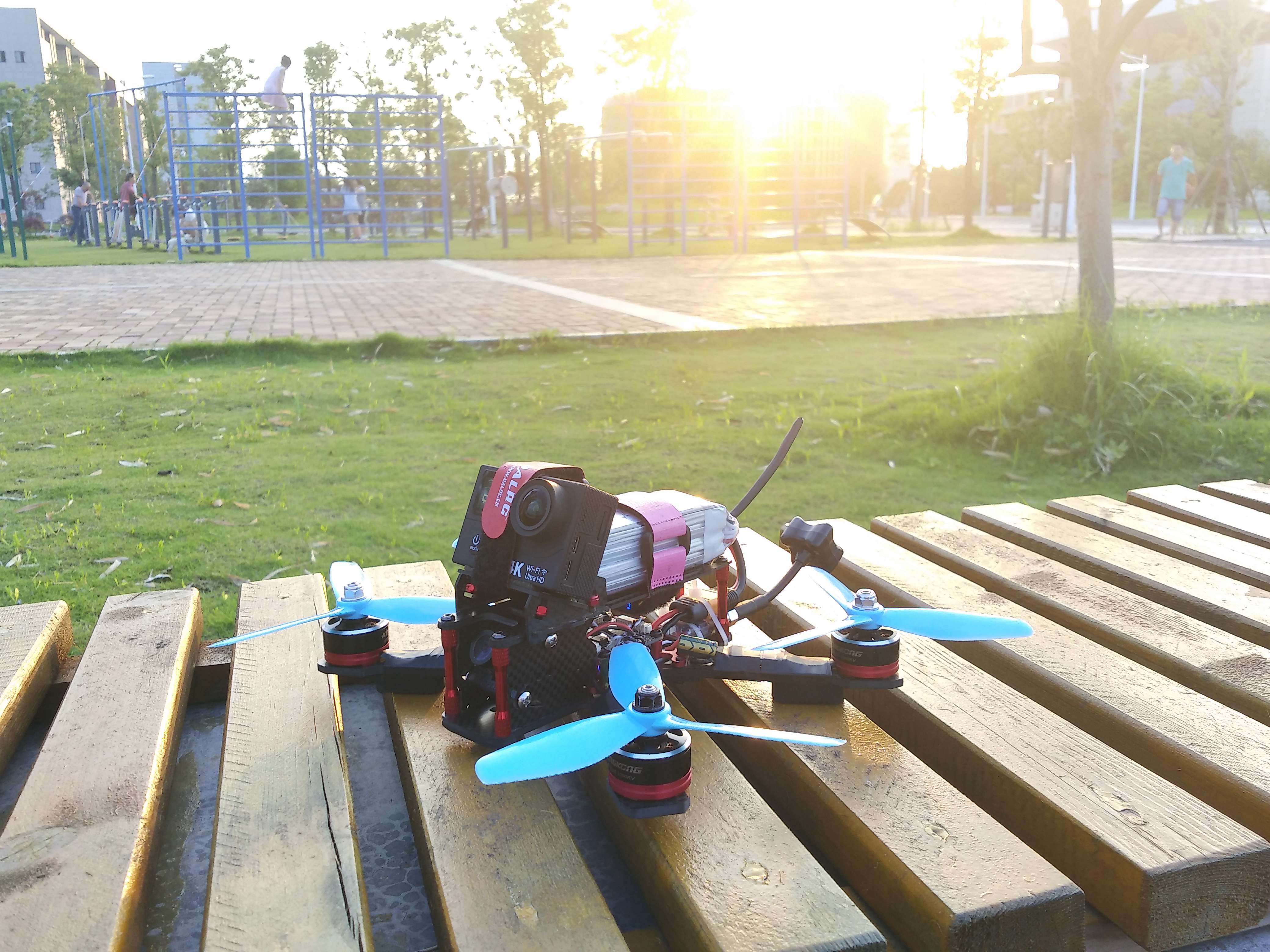 The Passion of FPV Freestyle 电池,飞控,电调,电机,FPV 作者:LShang 5314 