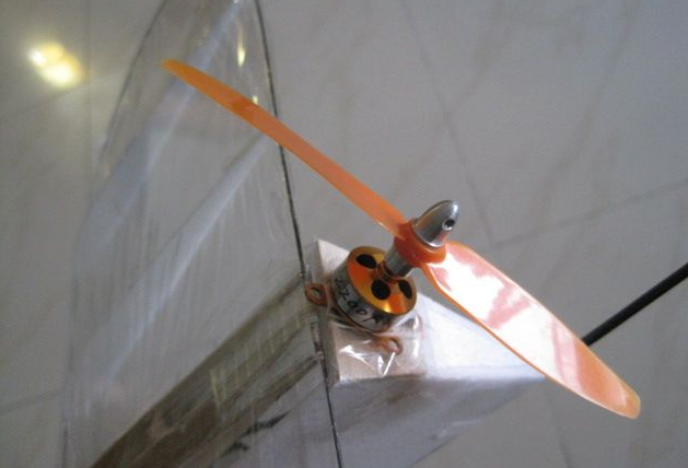 转自:GXWT的作品:LWT-22室内飘飘机 电池,舵机,电调,电机,接收机 作者:飞翔的橡皮筋 8514 