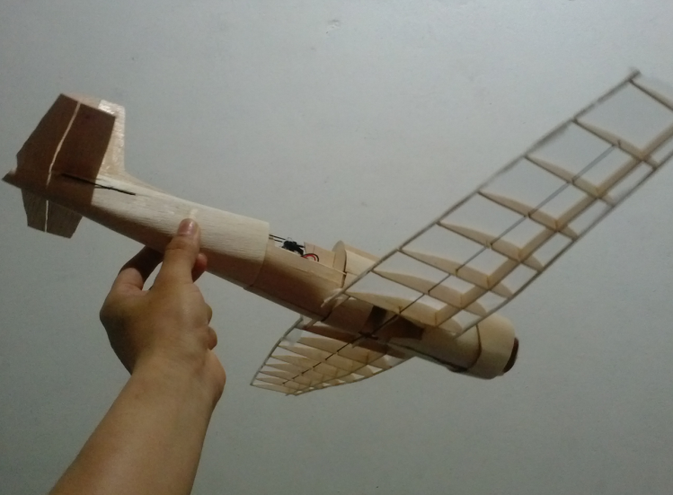 初教六(CJ-6)第一次做像真机,轻木机身轻木蒙皮,翼展540mm 图纸,大家看,清晰点,纠结的 作者:飞翔的橡皮筋 3095 