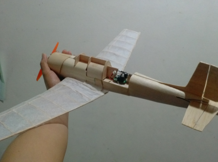 初教六(CJ-6)第一次做像真机,轻木机身轻木蒙皮,翼展540mm 图纸,大家看,清晰点,纠结的 作者:飞翔的橡皮筋 8118 