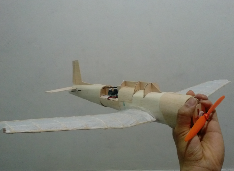 初教六(CJ-6)第一次做像真机,轻木机身轻木蒙皮,翼展540mm 图纸,大家看,清晰点,纠结的 作者:飞翔的橡皮筋 3153 