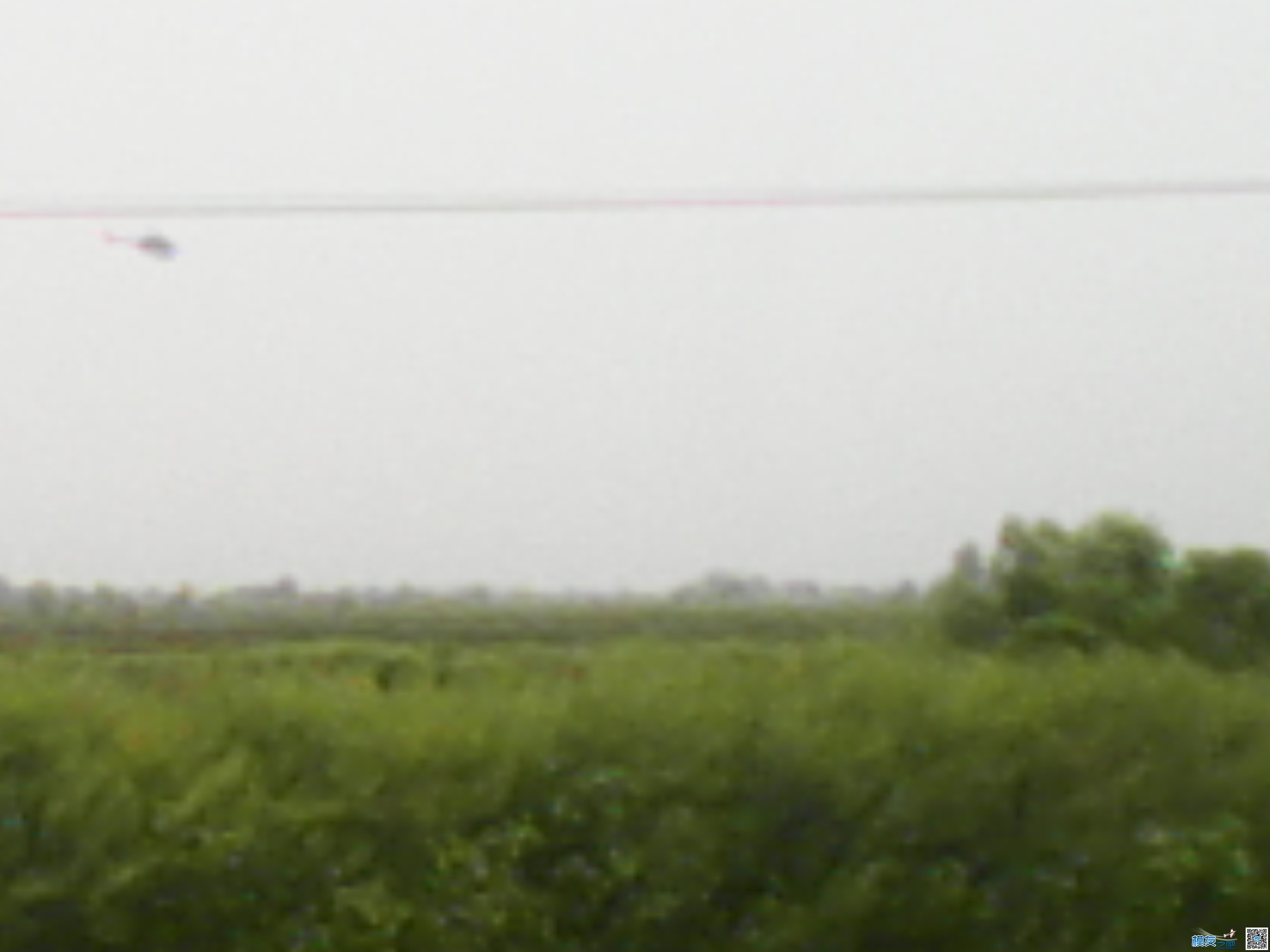 打药的小直升机 直升机,看见了,24k,不清晰,螺旋桨 作者:24k纯帅 1770 
