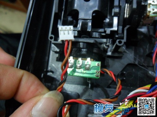 用富斯T６升级8通带中文菜单显示遥控(已更新视频) 天线,富斯,固件,GT3B遥控怎么样 作者:3G通讯 4346 