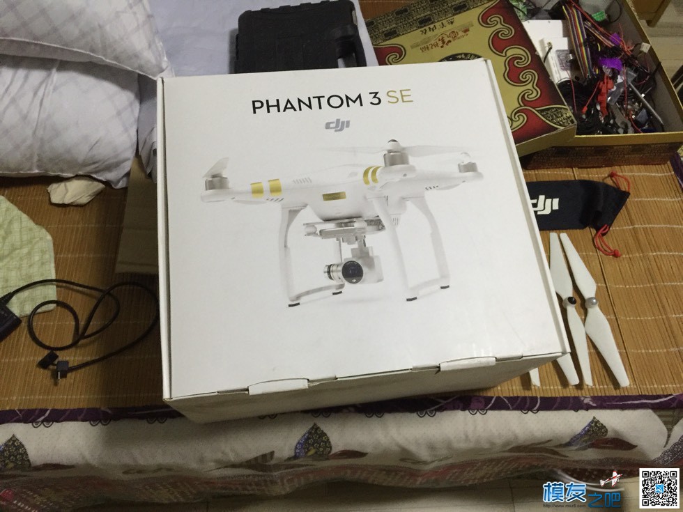 大疆精灵3se   DJI大疆精灵 Phantom 3 SE 4K智能航拍无人机 无人机,电池,充电器,天线,云台 作者:745049129 9765 