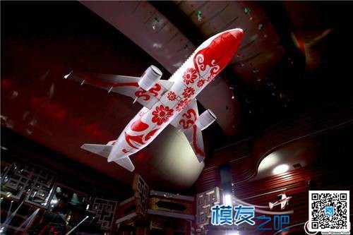 世界最大室内遥控飞机模型在辽视春晚表演 降落伞 作者:马头 8041 