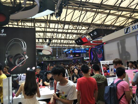 2018chinajoy上海国际展览中心 穿越机,模型,机器人,富斯,模拟器 作者:天山一棵松 5314 