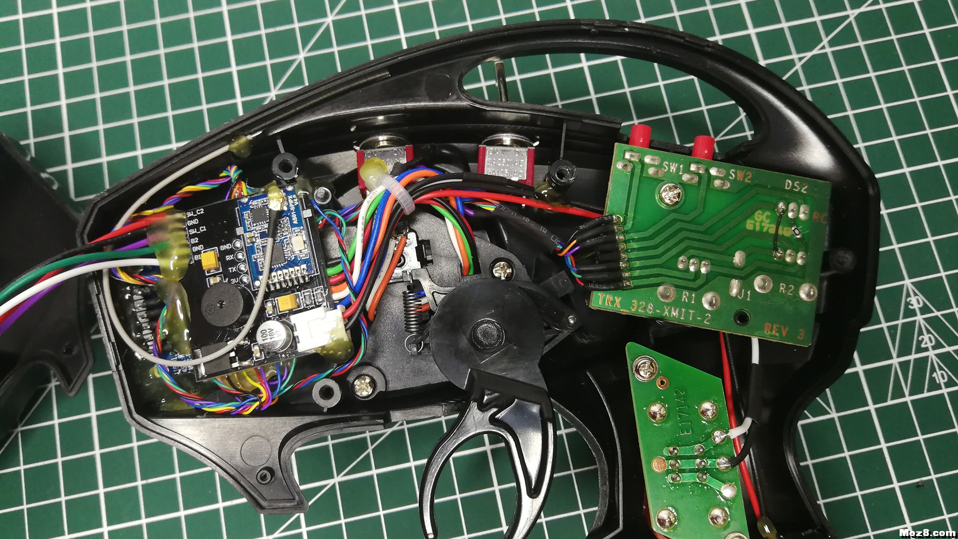 【IBOT交作业系列】3代8通微型接收机SBUS、PPM拉距200米测试 电池,天线,遥控器,接收机,SBUS 作者:houerlove 4078 