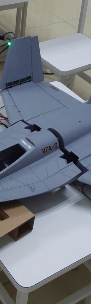 【多图】风雷盒子和F/A-18E大黄蜂舰载双座战斗机安装过程