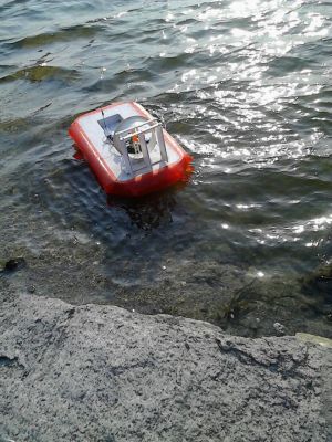 气垫船终于下水了