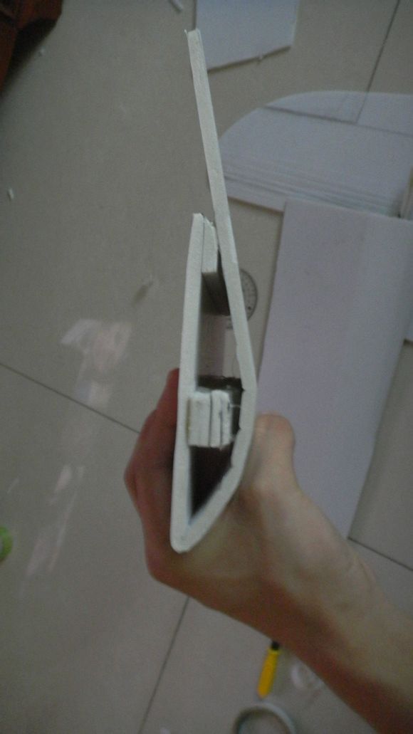 下单翼仓身机制作贴  转 上单翼下反角,简单单翼采区,单翼什么意思,上单翼起落架 作者:飞天 1664 