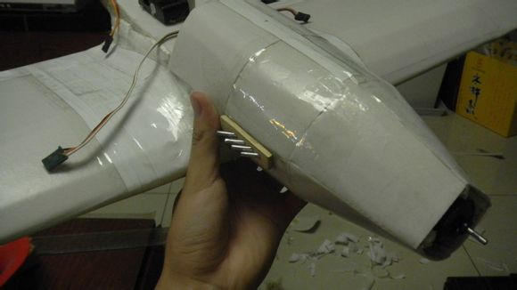 下单翼仓身机制作贴  转 上单翼下反角,简单单翼采区,单翼什么意思,上单翼起落架 作者:飞天 1524 