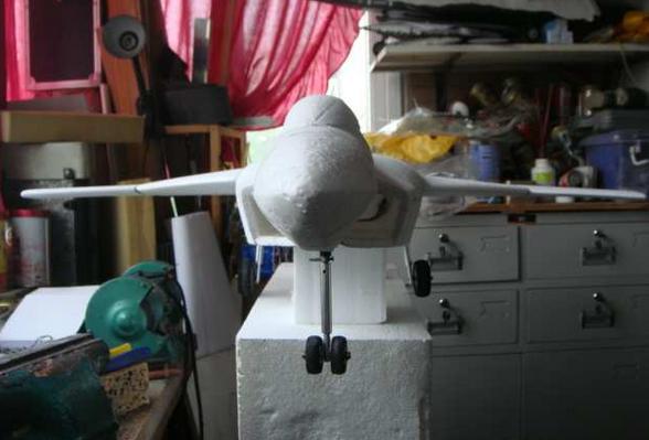 制作《高机动性、高敏性信息化隐身战机》朱雀战机完成 转 模型,电池,舵机,电调,发动机 作者:飞天 6327 