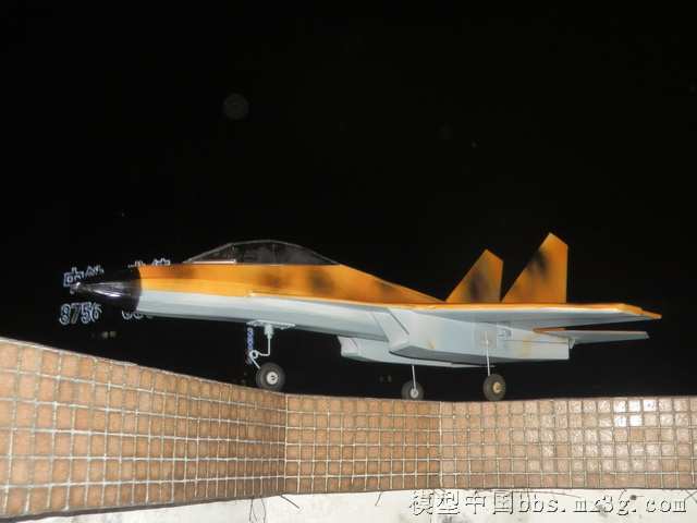 新鲜出炉的半像真SU-35。有视频    转 2020新鲜出炉 作者:飞天 5271 
