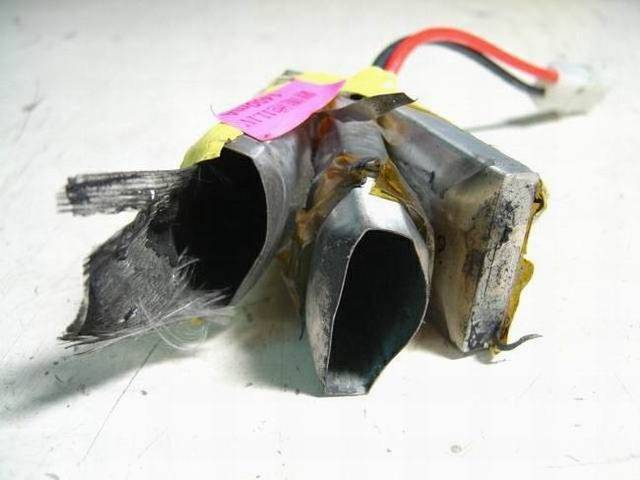 請小心地為您的鋰電池充電 锂电池充电器 作者:jasonlkc28 8300 