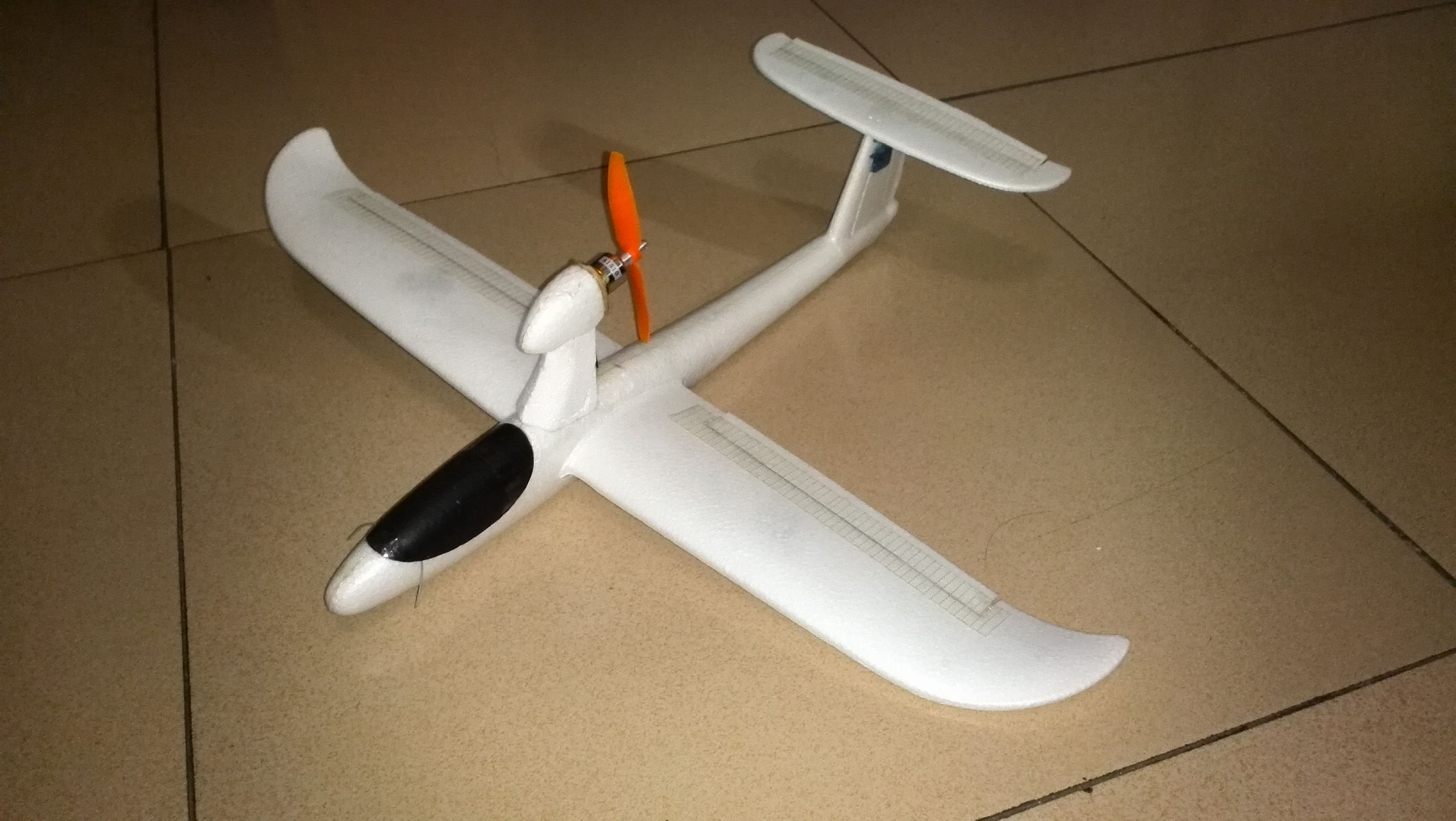 翼展620毫米手抛机改造电动  不断更新 电池,舵机,电调,电机,A319翼展 作者:kverdou 4685 
