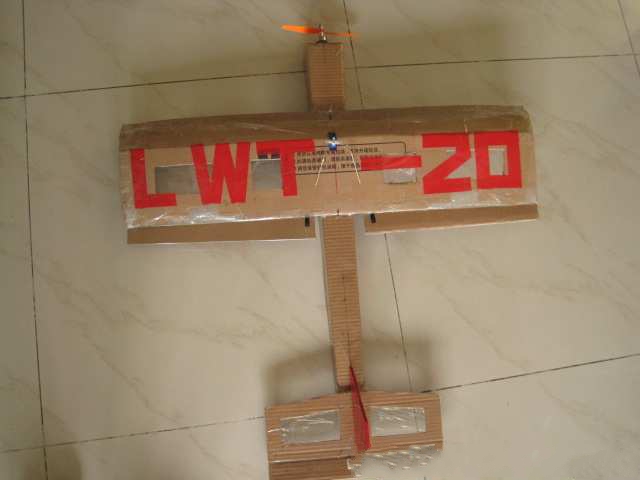 【转古稀顽童】LWT-20最廉价的飞机制作，好做、好飞、好... 固定翼,电池,舵机,电调,电机 作者:twototoo 3907 