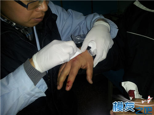 玩模型需谨慎！血的教训！（外伤处置视频晕血者慎入。... 模型,晕血的人多吗,外伤怎么处理,晕血后怎么办 作者:飞天狼 4716 