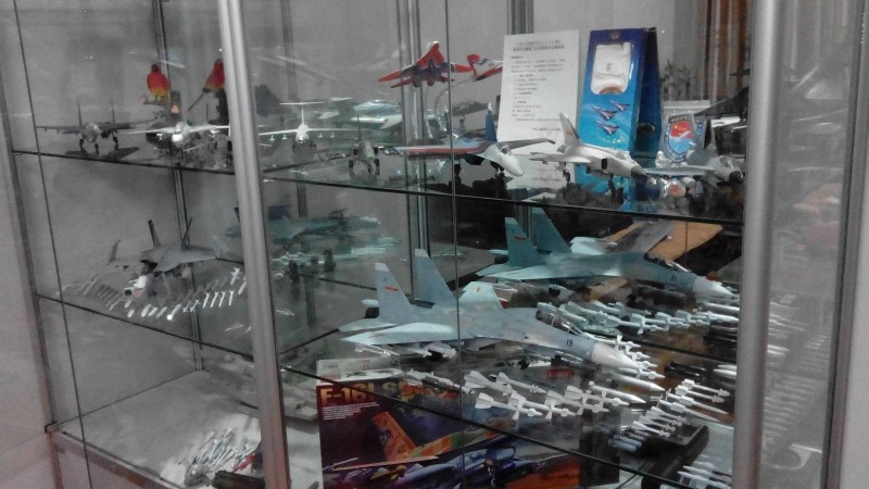昨天做展示柜卫生，手机随拍 模型,展示柜效果图,卫生纸卫生吗,成品展示柜,货柜展示柜 作者:xiaoyer 4560 