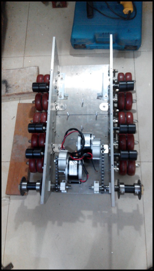 2013年做的坦克1：8 全金属 电动。动力改进中。。。。。。 MATO全金属虎式,全金属M1A2,2013年1月,。。。。。 作者:sunwon 1505 
