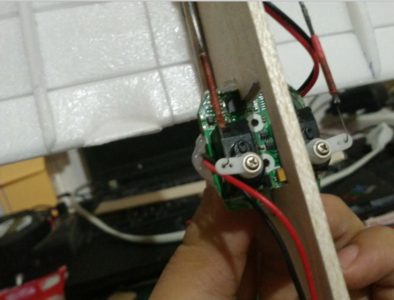 快餐盒+轻木+碳杆+911接收制作的后推式小飞机 电池,轻木3D飞机,轻木怎么使用,轻木哪里有卖,巴尔沙轻木 作者:飞翔的橡皮筋 2632 
