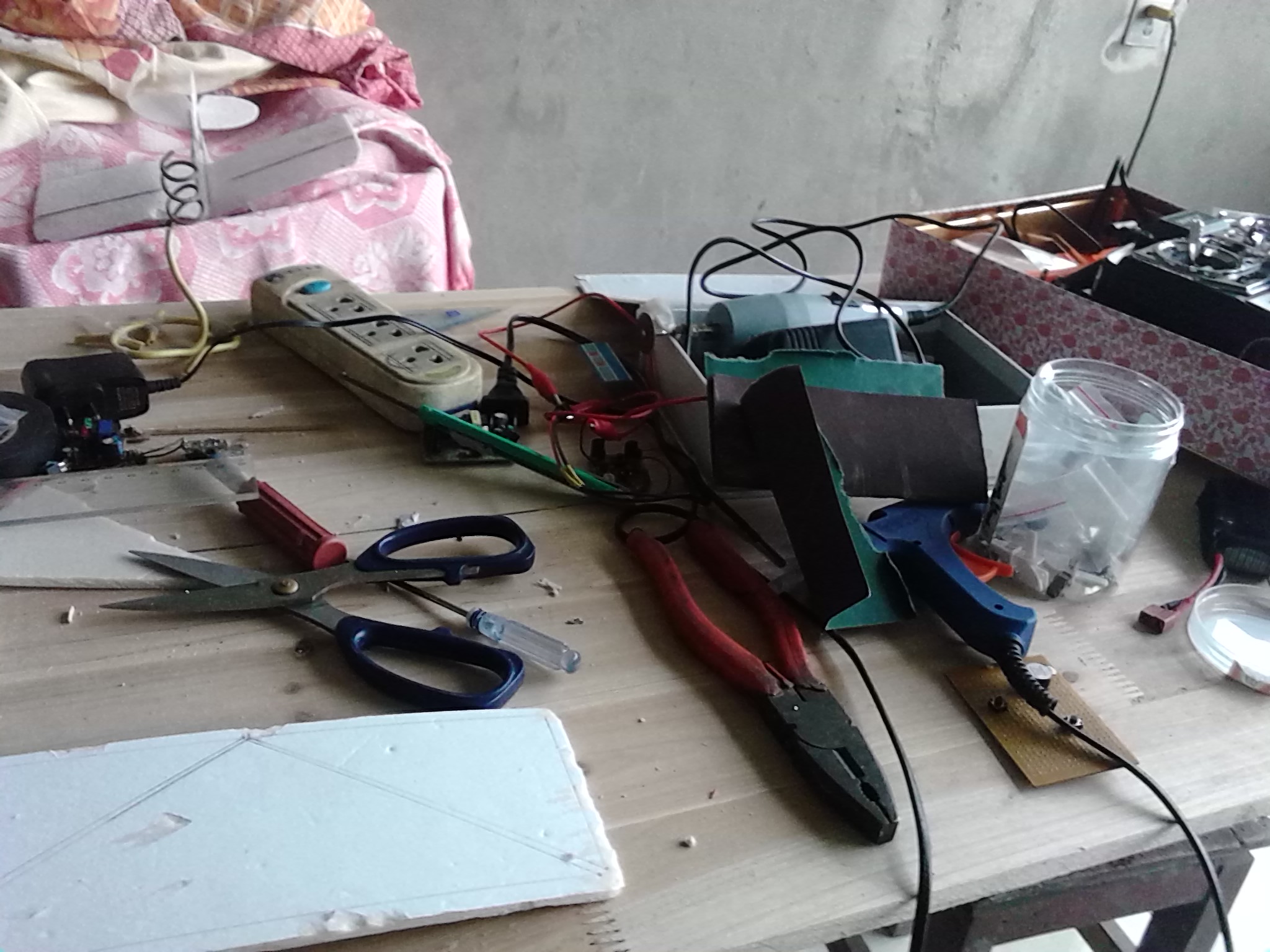 趁没事 做个小鸡练练手 新手没经验 欢迎大家拍砖 图纸,DIY,滑翔机,室内机 作者:路小北 9925 