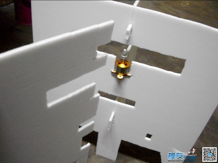 自制单轴飞行器（图解）（未完待续……） 电池,飞控,电机,遥控器,M15四轴飞行器 作者:china 7951 