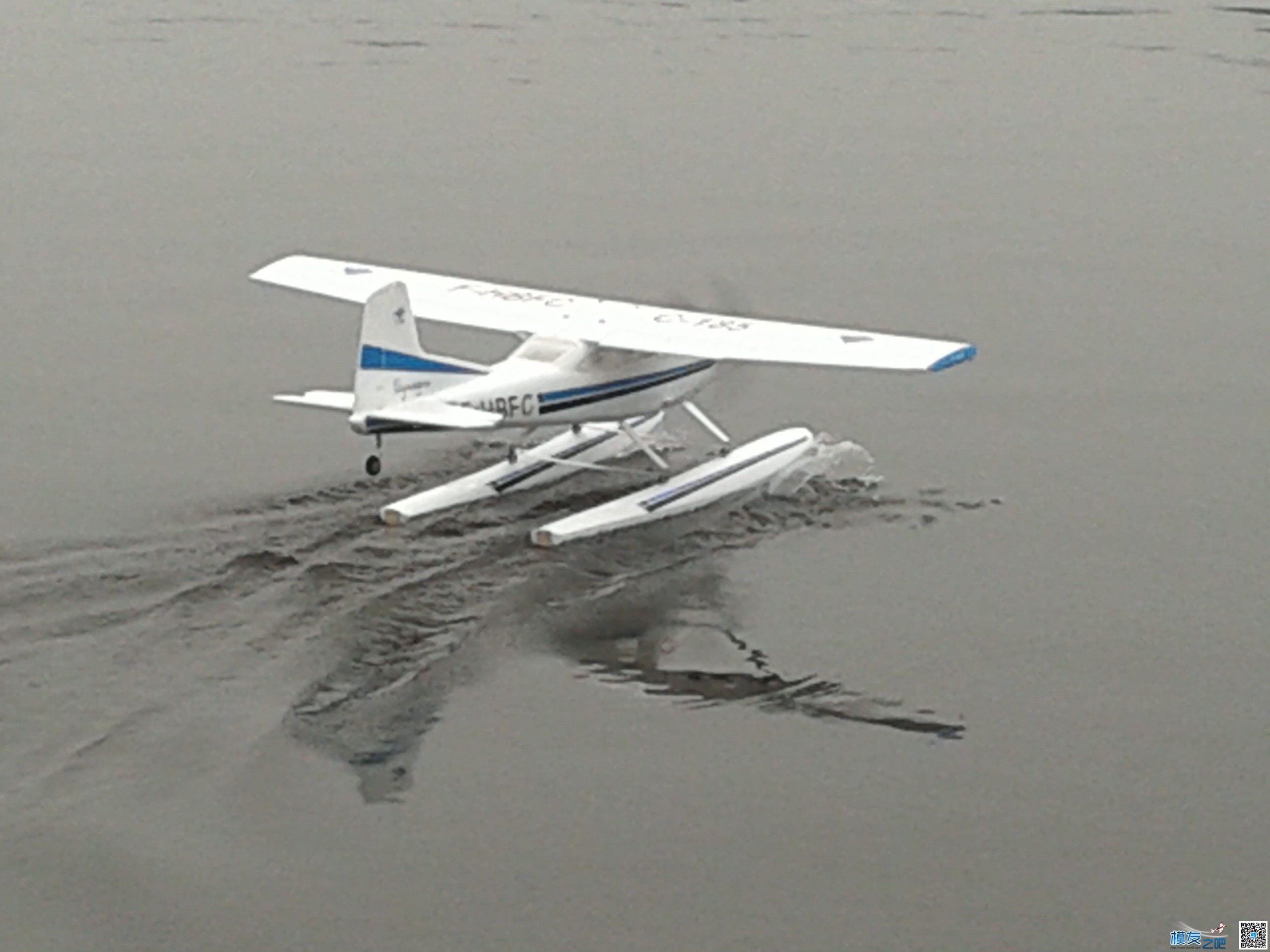 2014水机开飞啦！！ 航模,模型,固定翼,油机 作者:4029813 1546 