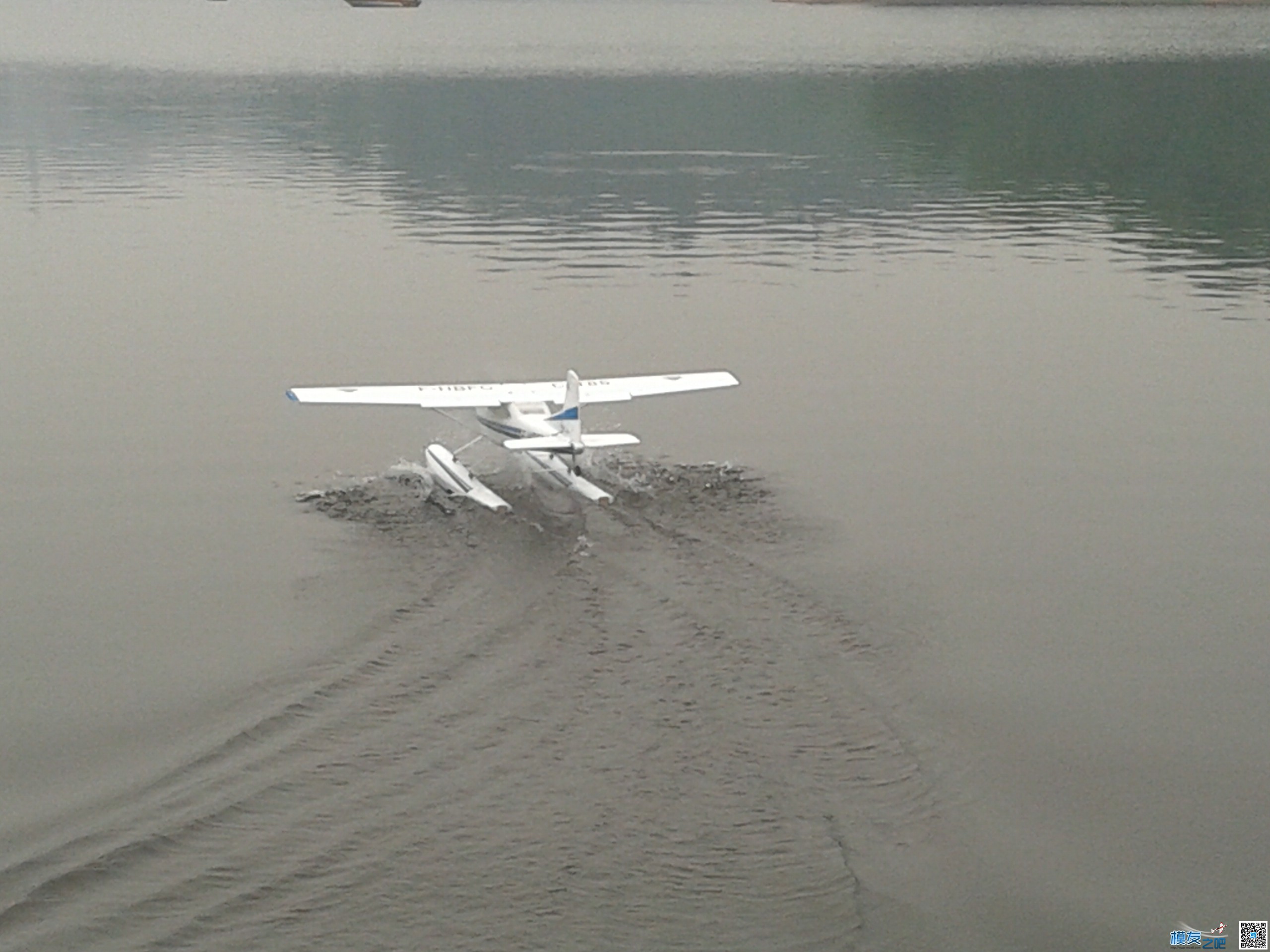 2014水机开飞啦！！ 航模,模型,固定翼,油机 作者:4029813 2275 