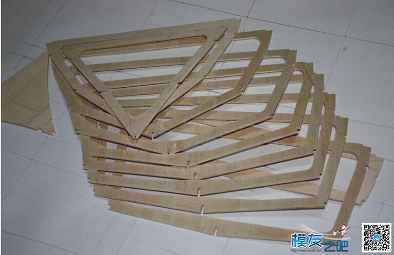 河南郑州模友【偶尔飞一次】制作的毒蜘蛛3型导弹艇制作... 河南郑州,漂洋过海,知心朋友,俄罗斯,的同意 作者:漂洋过海 3674 