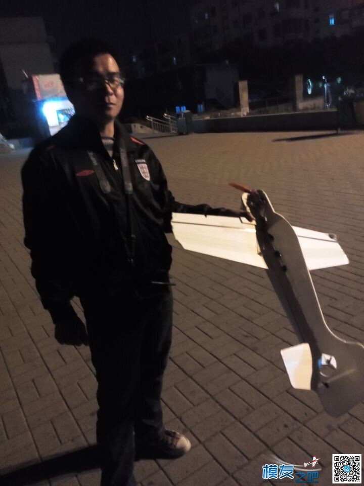 今天 嘚瑟了爆了机头我的处子F3P 886 电池,公园北门,河滨公园,跳舞的 作者:guo-wei 3742 