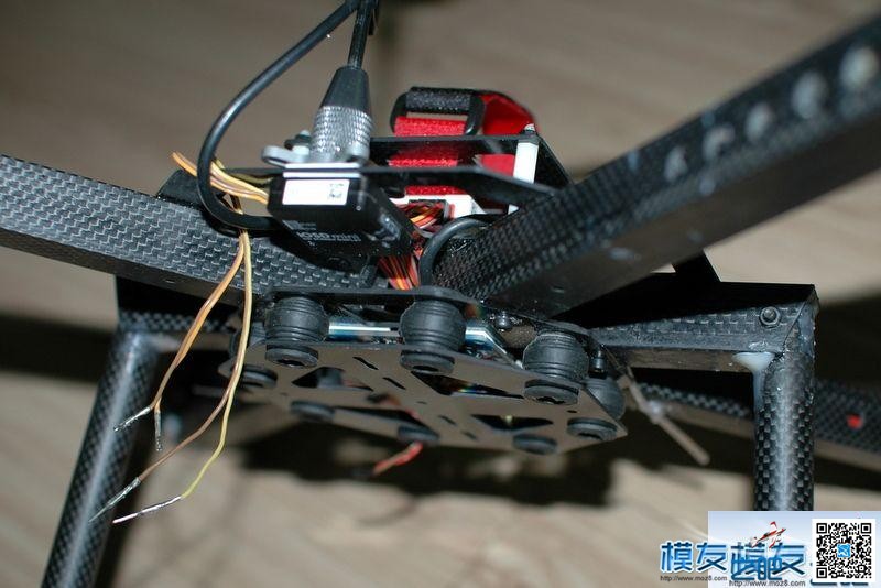 【moz8-2014】极致简约的4轴，碳纤方管，大疆E600动力（转） 电池,云台,电调,dji,大疆 作者:凯莱 9091 
