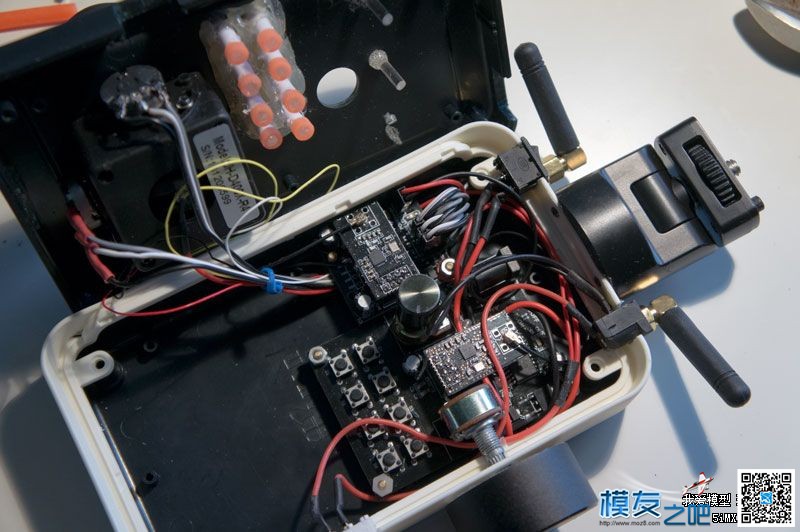 【moz8-2014】山寨神器，天地通吃——无线监视跟焦云台遥... 航模,电池,天线,舵机,云台 作者:凯莱 5263 