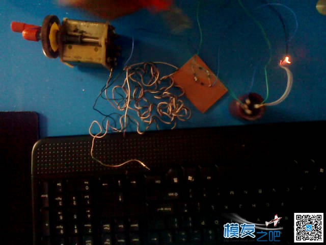 【小屁孩玩飞机】拉烟点火装置测试。 电机,汽车点火装置,电点火装置 作者:耍流氓的小屁孩 1387 