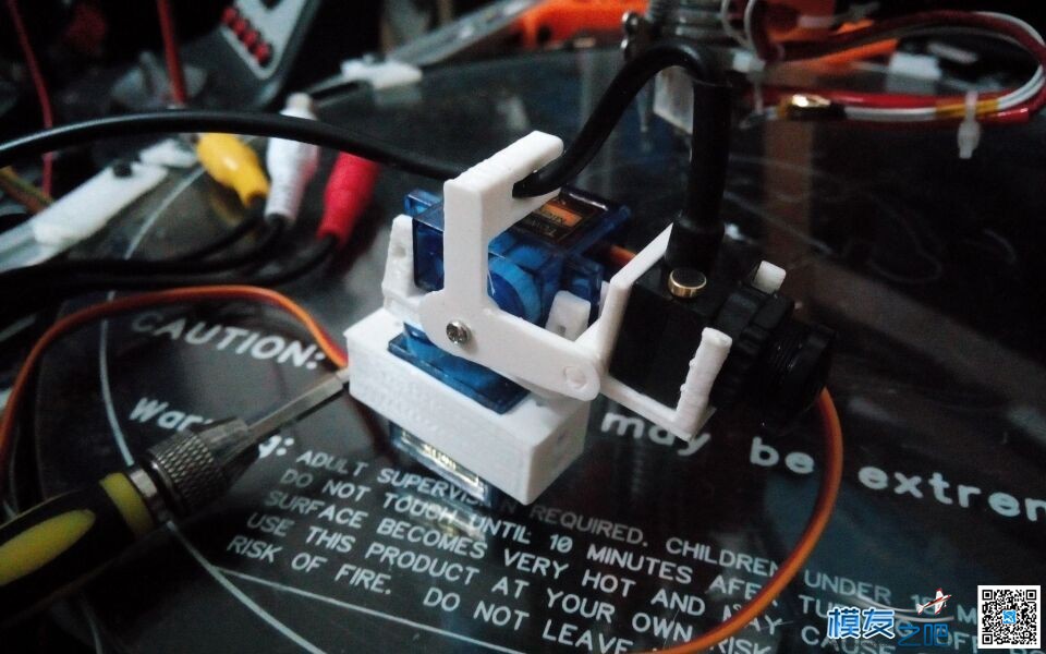 用SW作图打印的微型监控摄像头云台14x14（3D打印应用） 舵机,云台,3D打印,FPV 作者:絕戀—たく__み 8303 