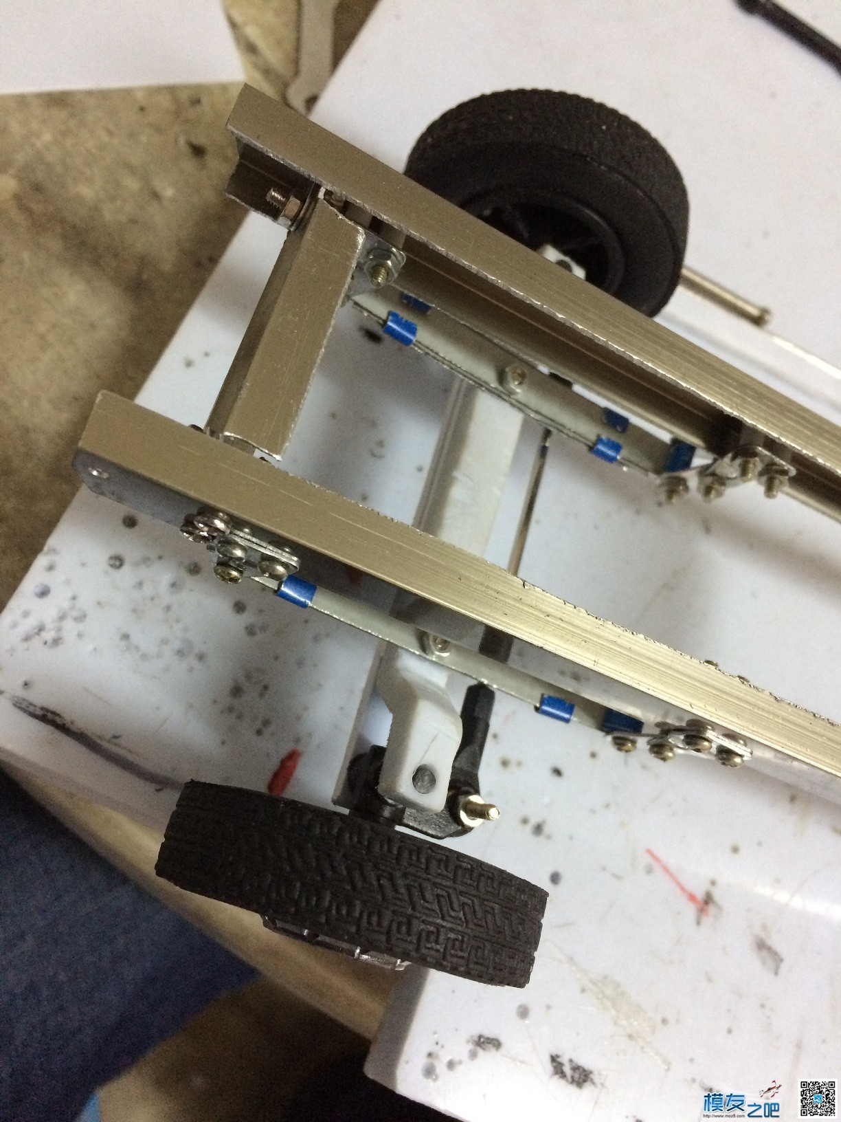 【我爱DIY】自制遥控拖头 舵机,电机,遥控器,DIY 作者:枯风11 6159 