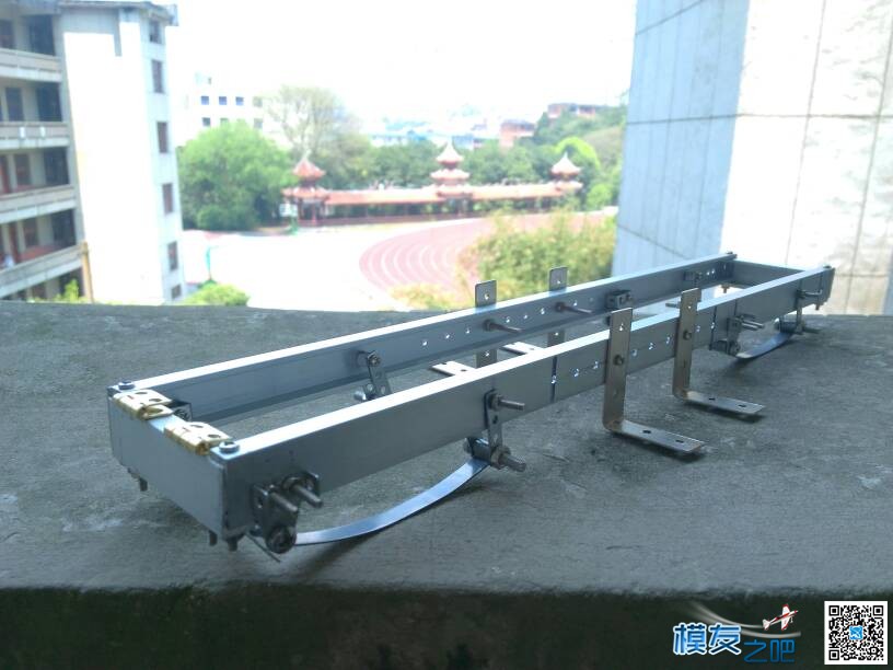 【我爱DIY】卡车灯组，东风4*2军用卡车制作 DIY 作者:小志模型 755 