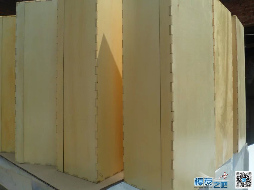 小苍蝇捣乱，抓住它非得踢它两脚。。。。。 苍蝇 作者:流年 571 