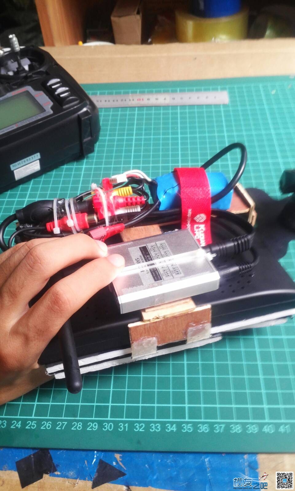 【我爱DIY】0成本简易显示一体屏制作 带折叠遮光罩 电池,DIY 作者:浅、微浪 8671 