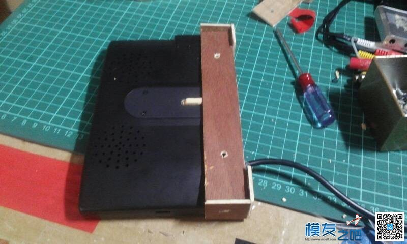 【我爱DIY】0成本简易显示一体屏制作 带折叠遮光罩 电池,DIY 作者:浅、微浪 6439 