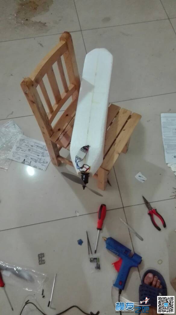 做个双尾杆飞机 舵机,电调 作者:飞行少年 1093 