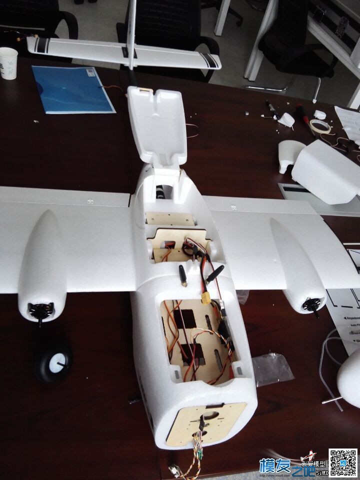 i-soar one爽飞，体验不错 滑跑距离超短 载重量大 航拍神器！ 飞控,航拍,soar over,soar from,soar into 作者:模友之吧 4975 