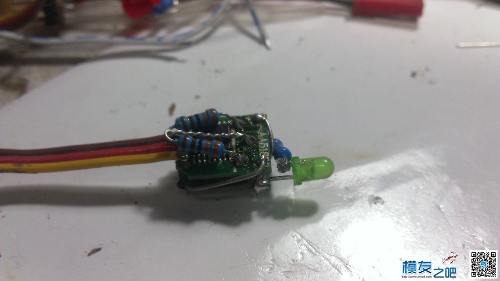 坏舵机改灯光控制电子开关 舵机,DIY 作者:zhangwz8888 8754 