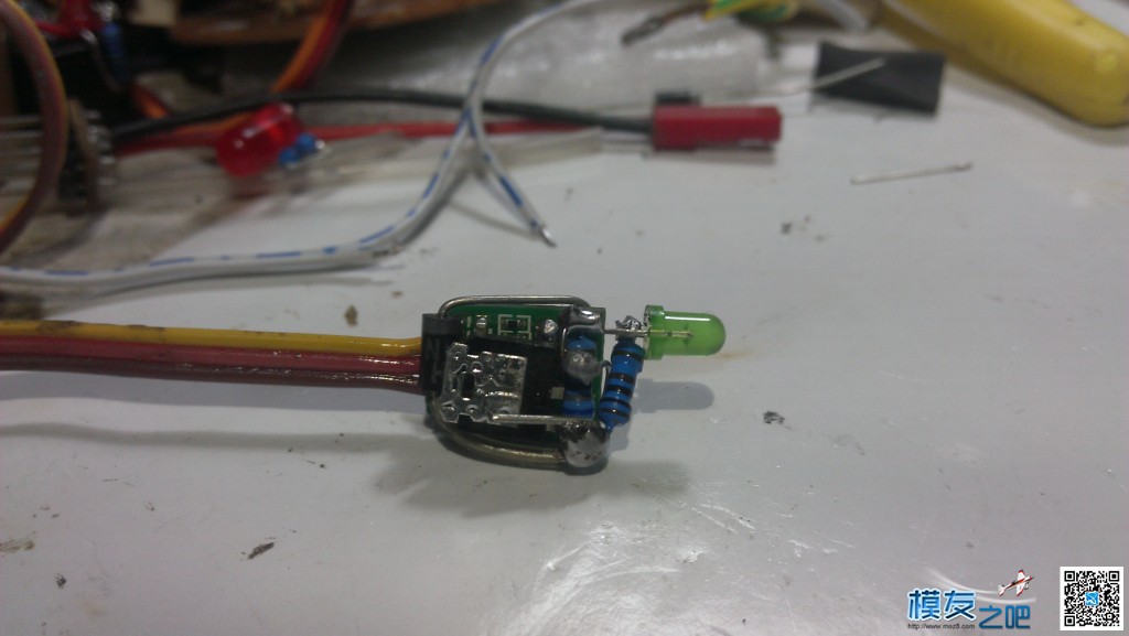 坏舵机改灯光控制电子开关 舵机,DIY 作者:zhangwz8888 5854 