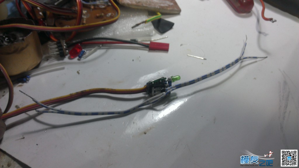 坏舵机改灯光控制电子开关 舵机,DIY 作者:zhangwz8888 9923 