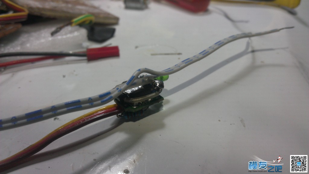 坏舵机改灯光控制电子开关 舵机,DIY 作者:zhangwz8888 8220 