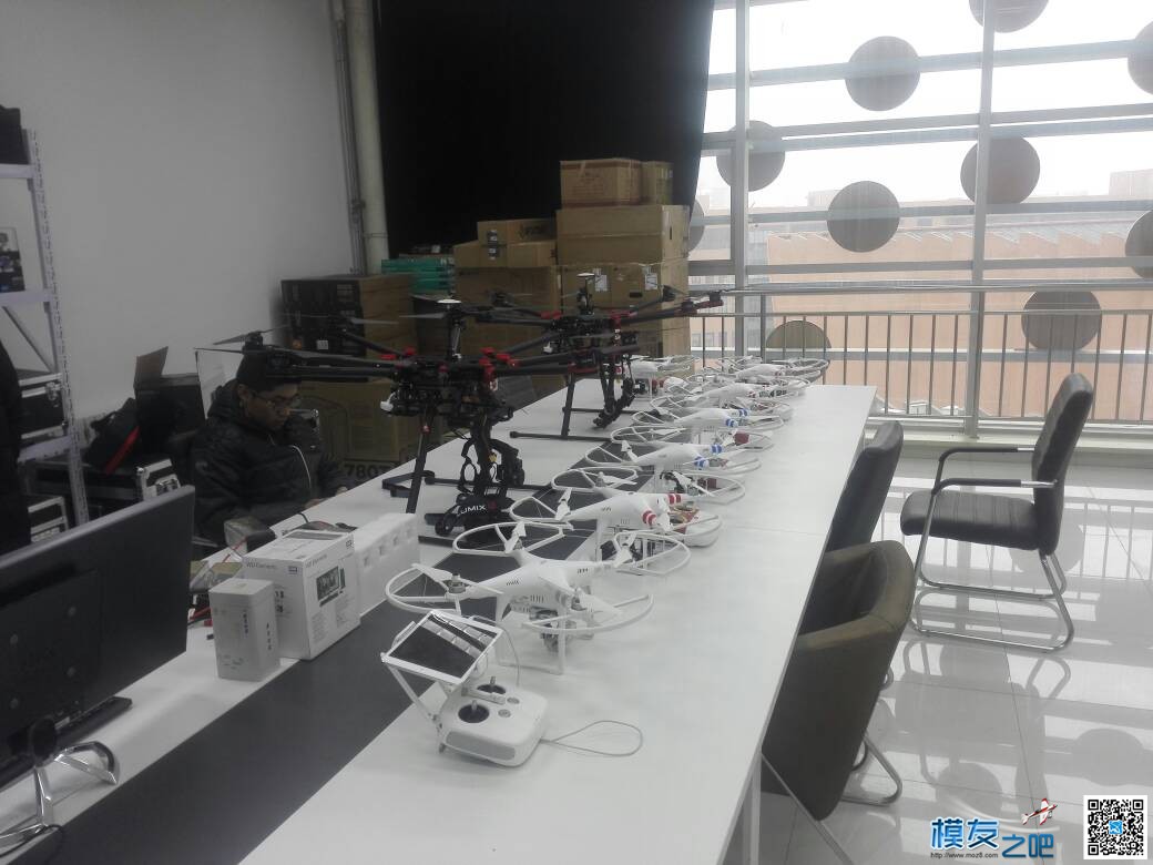 学校的特种摄影实验室。6的不行。 实验室,学校,特种,摄影,实验 作者:JXUVA 1943 