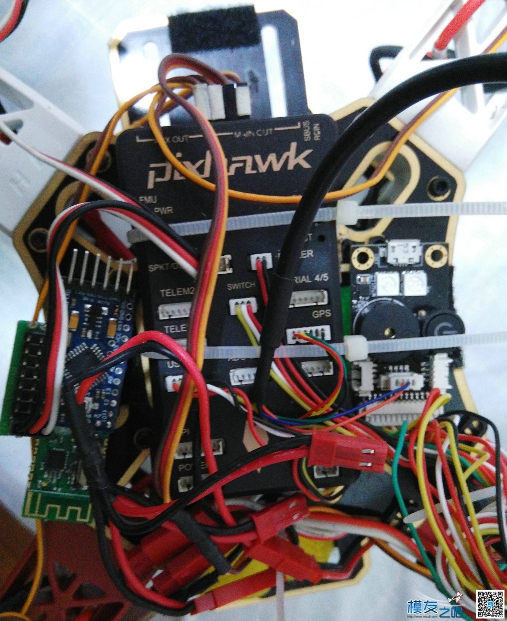 Pixhawk外观和控板比较 RadioLink VS PlayUAV 电池,航拍,四轴,GPS,payne 作者:payne.pan 9692 