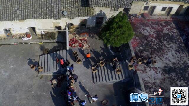 四轴烟花爆竹迎新年 四轴 作者:柳暗花明 3292 