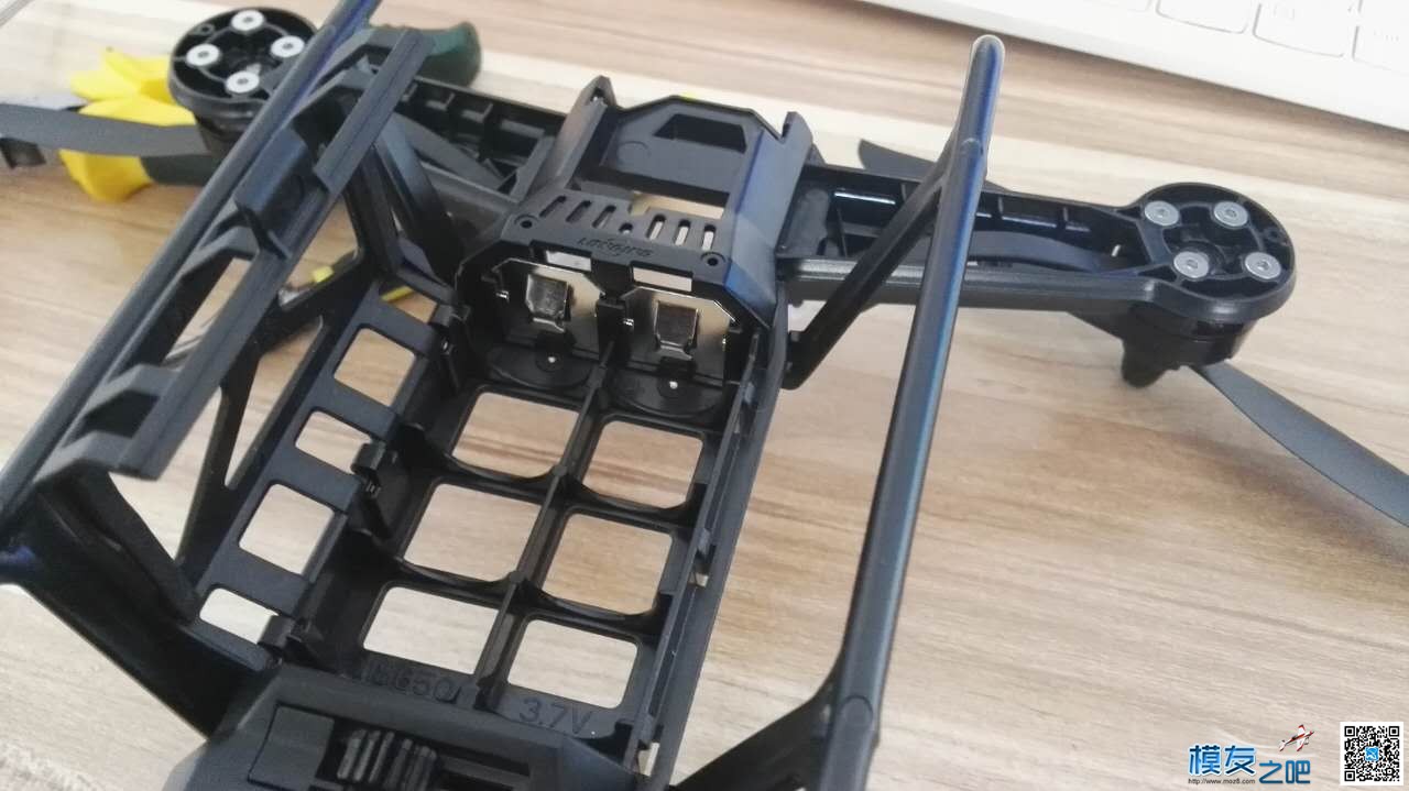 【拆机】龙云250之大卸八块(6楼更新上树炸鸡图） 穿越机,遥控器,dji 作者:轻骑兵 6884 