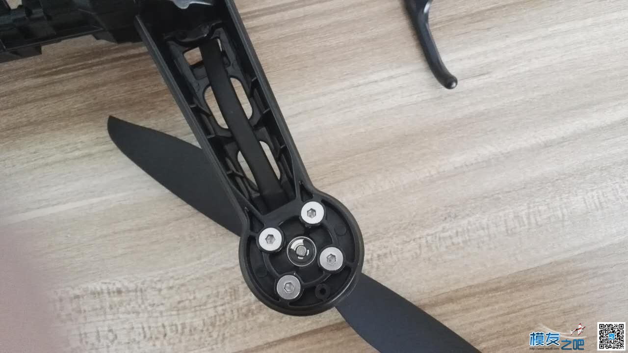 【拆机】龙云250之大卸八块(6楼更新上树炸鸡图） 穿越机,遥控器,dji 作者:轻骑兵 3498 